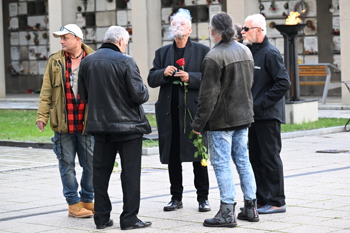 FOTO: Poslední rozloučení s Janem Šatrou. – stránka 62