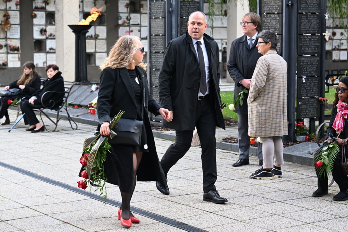 FOTO: Pohřeb Jana Šatry. – stránka 59