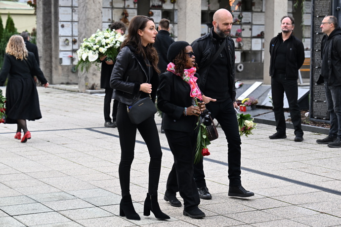 FOTO: Pohřeb Jana Šatry. – stránka 52