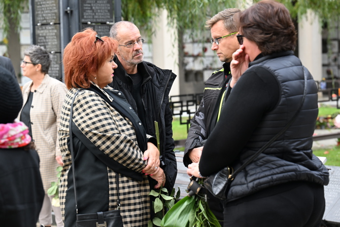 FOTO: Pohřeb Jana Šatry. – stránka 49