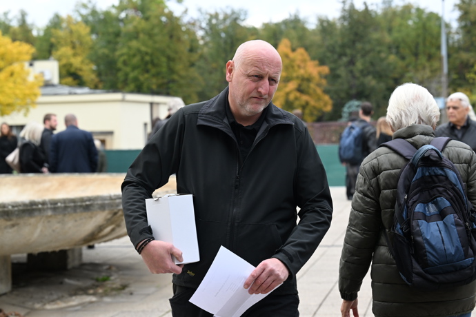 FOTO: Pohřeb Jana Šatry. – stránka 48