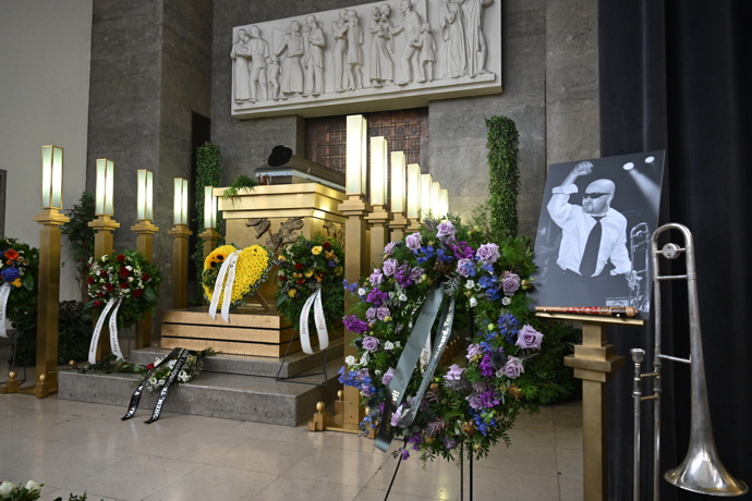 FOTO: Pohřeb Jana Šatry. – stránka 36