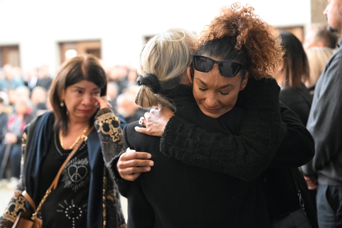 FOTO: Lejla Abbasová na  poslední rozloučení s Šatrou. – stránka 3