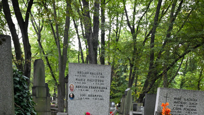 FOTO: Hrob Jiřího Krampola je důstojný.