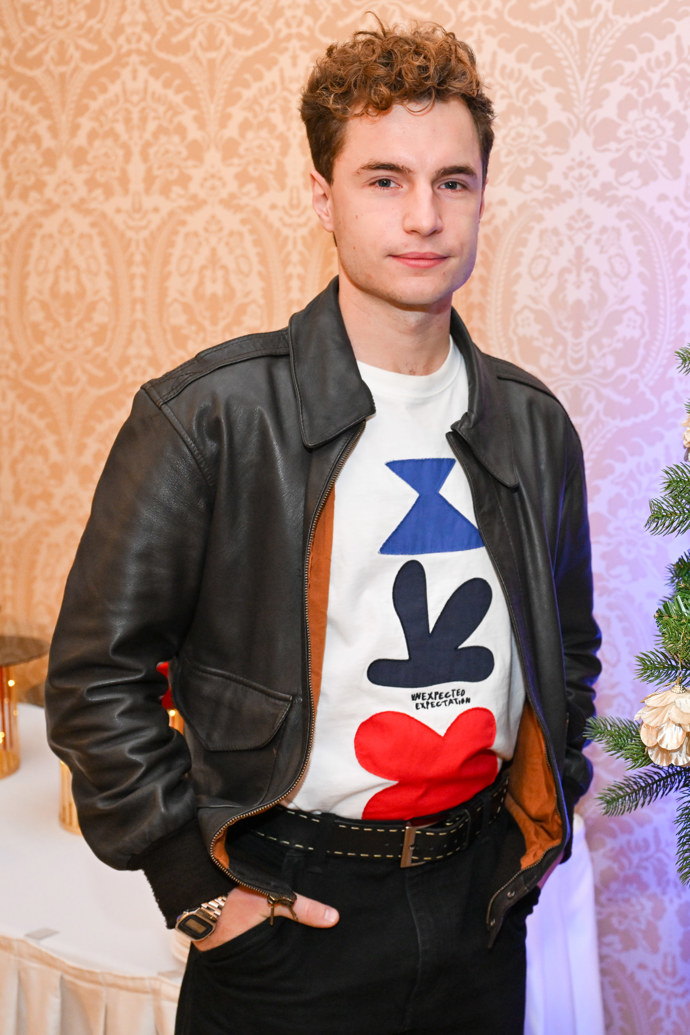 FOTO: Oskar Hes zazáří v nové vánoční pohádce Záhada strašidelného zámku. – stránka 9