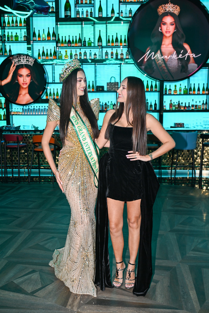 FOTO: Markéta Mörwicková a Taťána Makarenko mají z umístění na světové soutěži radost. – stránka 1