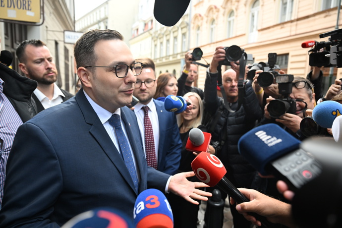 FOTO: Jan Lipavský a jeho příchod do štábu SPOLU. – stránka 32
