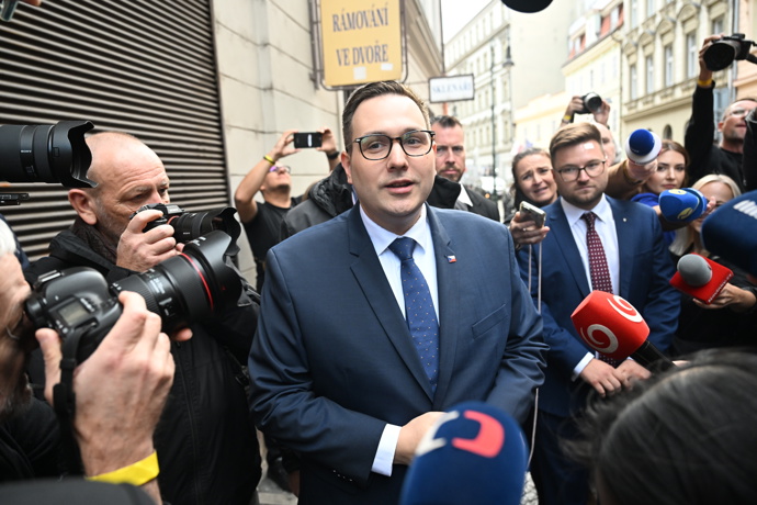 FOTO: Jan Lipavský a jeho příchod do štábu SPOLU. – stránka 31
