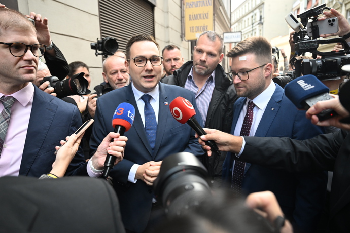 FOTO: Jan Lipavský a jeho příchod do štábu SPOLU. – stránka 26