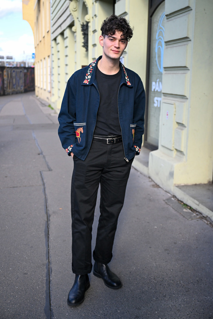 FOTO: Josef Trojan ztvárnil krasobruslaře Ondřeje Nepelu. – stránka 4