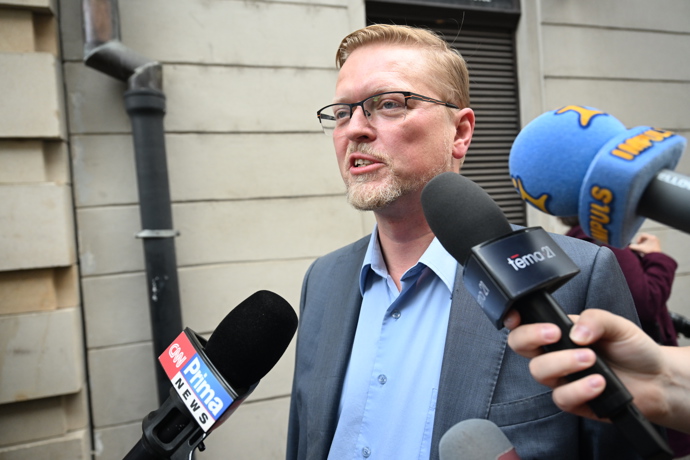 FOTO: Pavel Bělobrádek ve štábu SPOLU.