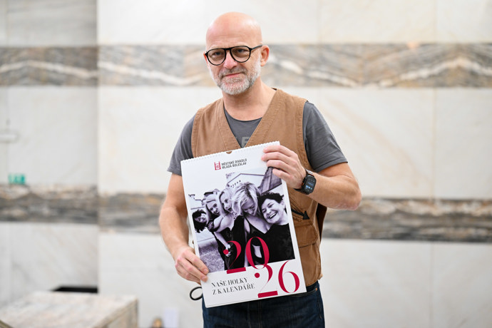 FOTO: Hynek Čermák představil svůj kalendář. – stránka 13