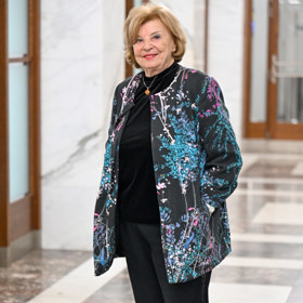 Pro mnohé diváky je její hlas navždy spojený s markýzou andělů Angelikou.