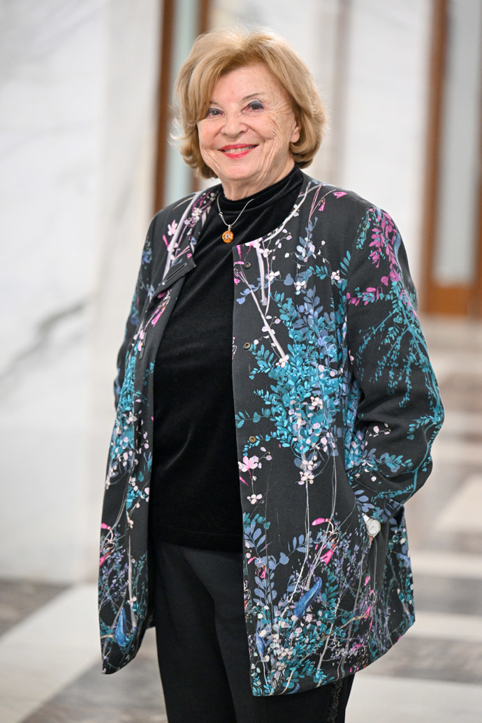 FOTO: Libuše Švormová měla dobrou náladu. – stránka 34