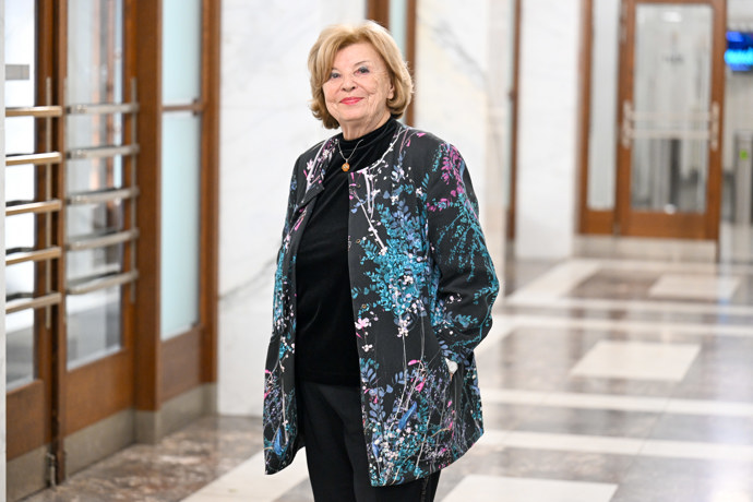 FOTO: Libuše Švormová na svém vlastním křtu. – stránka 33