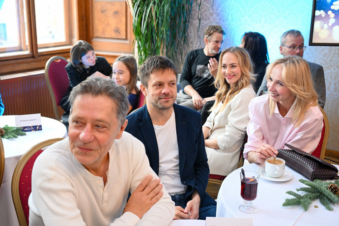 FOTO: Z tiskovky České televize. – stránka 7