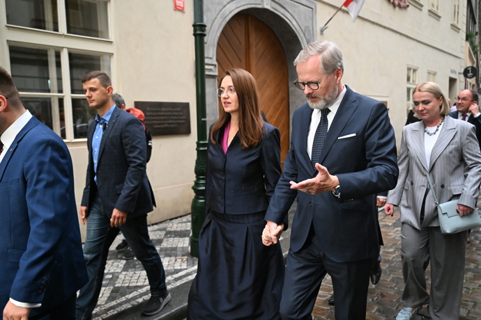 FOTO: Petr Fiala se ženou. – stránka 60