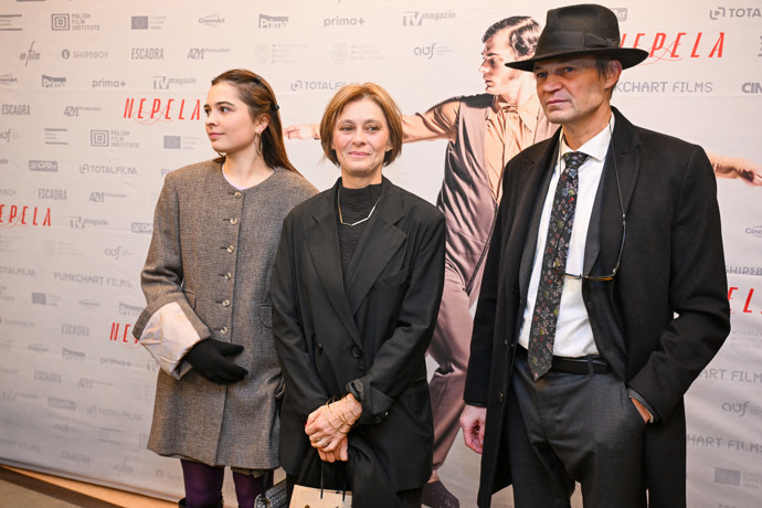 FOTO: Klára Pollertová-Trojanová se svým bratrem Lukášem a jeho dcerou Emmou. – stránka 25