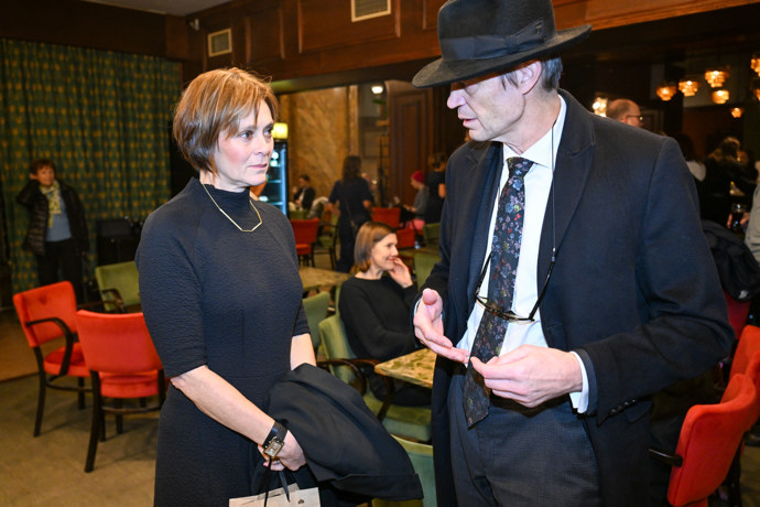 FOTO: Klára Pollertová-Trojanová se svým bratrem. – stránka 15