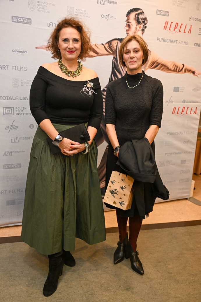 FOTO: Klára Pollertová-Trojanová vypadá šťastně. – stránka 11