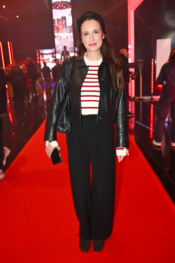 FOTO: Zpěvačka Elizabeth Kopecká. – stránka 2