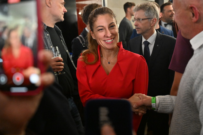 FOTO: Eva Decroix rozdávala úsměvy. – stránka 4