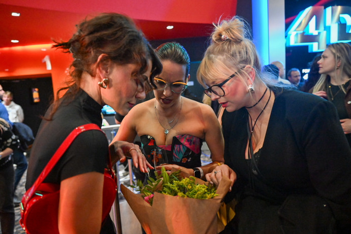 FOTO: Michaela Tomešová a Malvína Pachlová dorazili podpořit Monikau Timkovou. – stránka 28
