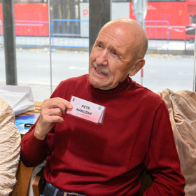 Petr Nárožný raději nevychází z domu. 