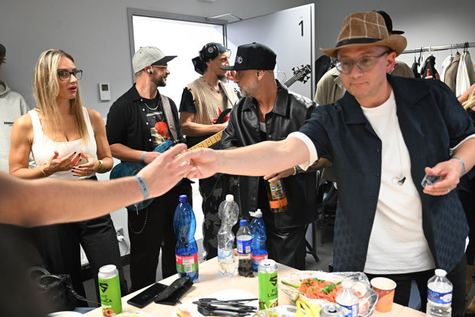 FOTO: V zákulisí Luneticu to pořádně žilo. – stránka 94