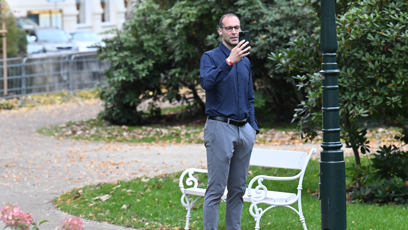 FOTO: Jeho tvář zdobil lehký strniště a několik hlubších vrásek.