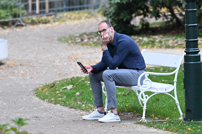 FOTO: Nepůsobil jako muž, který má chuť se společensky bavit. – stránka 6