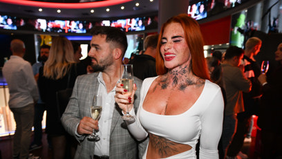FOTO: Naked Attraction přilákal řadu známých tváří.