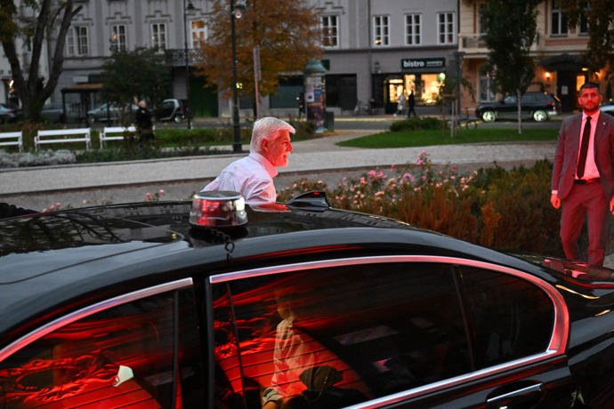 FOTO: Petr Pavel dorazil do Varů. – stránka 103