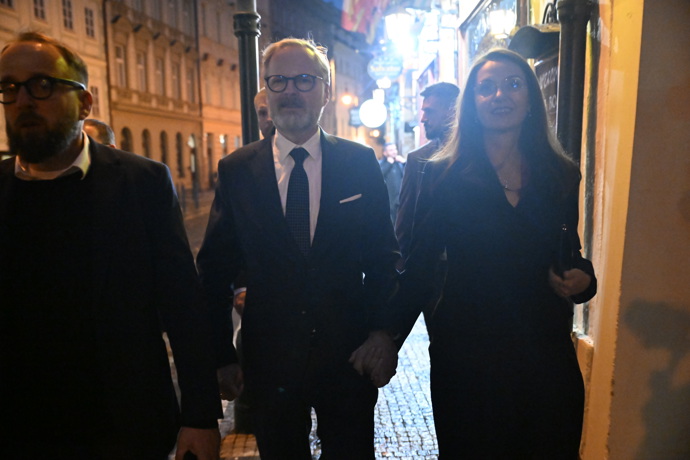 FOTO: Petr Fiala se ženou. – stránka 53