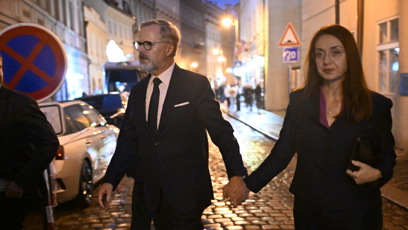 FOTO: Petr Fiala odcházel ze štábu SPOLU.