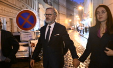 Petr Fiala s manželkou.