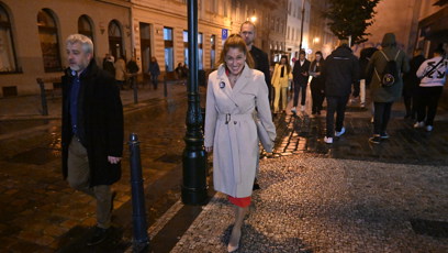 FOTO: Eva Decroix na odchodu ze štábu SPOLU.