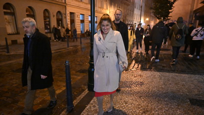 FOTO: Eva Decroix na odchodu ze štábu SPOLU.