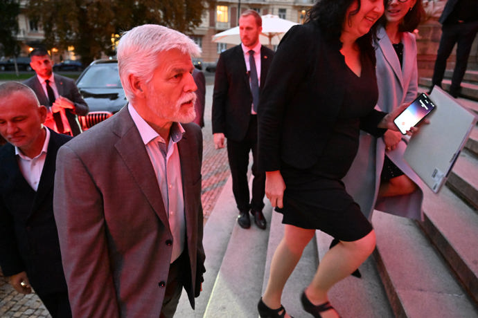 FOTO: Petr Pavel na konferenci. – stránka 91