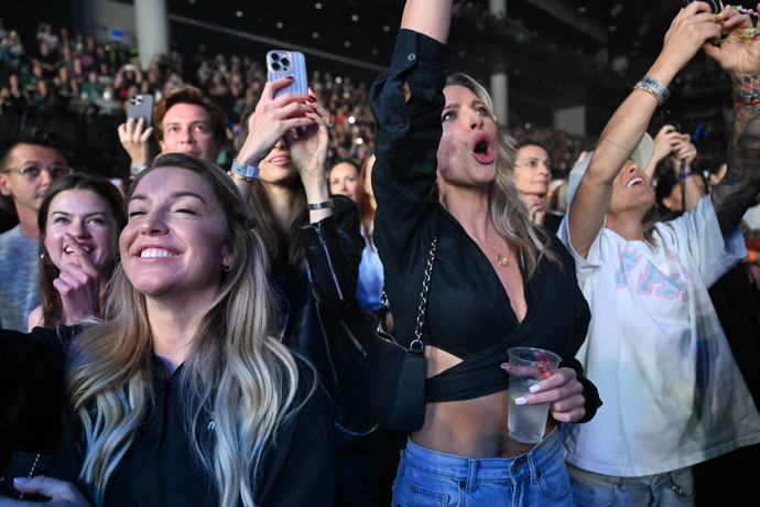 FOTO: Fanynky šílely. – stránka 100