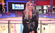 Denise Ayverdi na premiéře Naked Attraction. 
