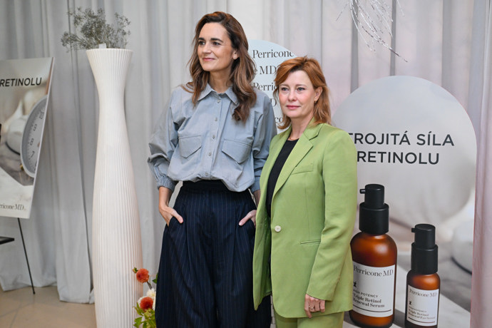 FOTO: Daniela Brzobohatá a Jitka Schneiderová. – stránka 31