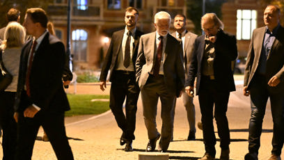 FOTO: Petr Pavel si dal procházku do hotelu.