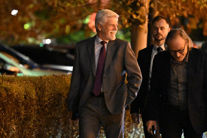 FOTO: Petr Pavel si procházku užíval. – stránka 85