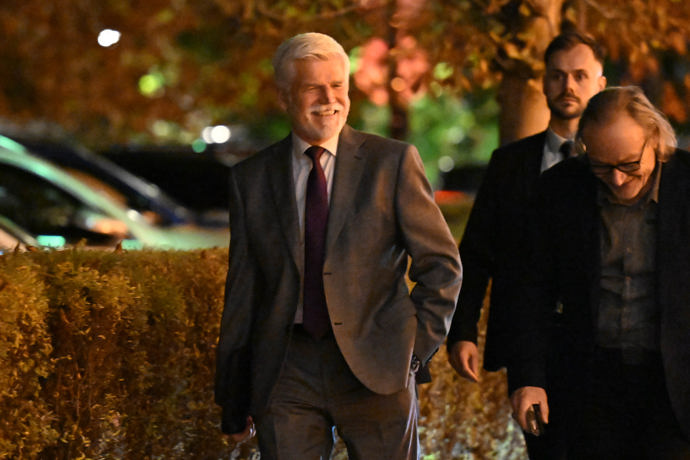 FOTO: Petr Pavel se usmíval. – stránka 84