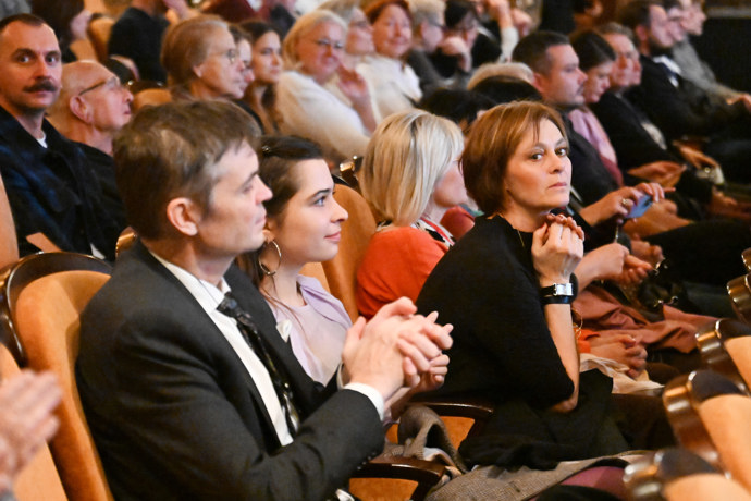 FOTO: Maminka Josefa Trojana s rodinou. – stránka 2