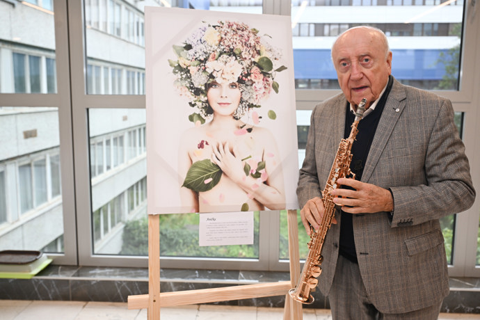 FOTO: Felix Slováček zahrál na výstavě v Motole. – stránka 55