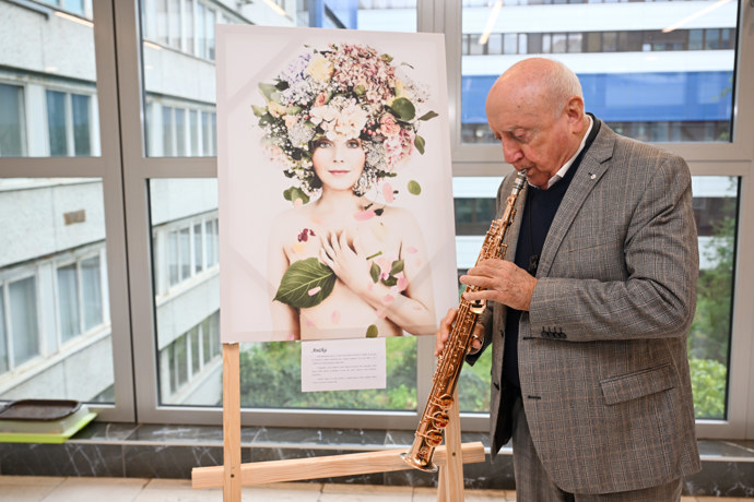 FOTO: Felix Slováček zavzpomínal na svou dceru. – stránka 54