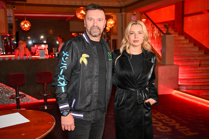 FOTO: Při uvedení filmu se neubránil slzám, když znovu prožíval těžké okamžiky svého života. – stránka 8