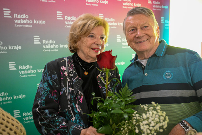 FOTO: Libuše Švormová a Josef Dvořák. – stránka 4